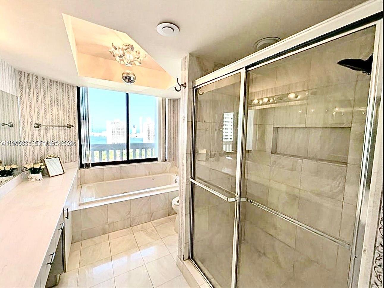 1000 W Island Boulevard