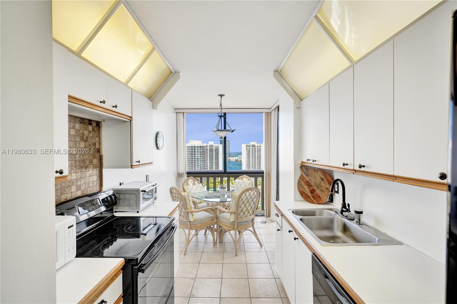 1000 W Island Boulevard