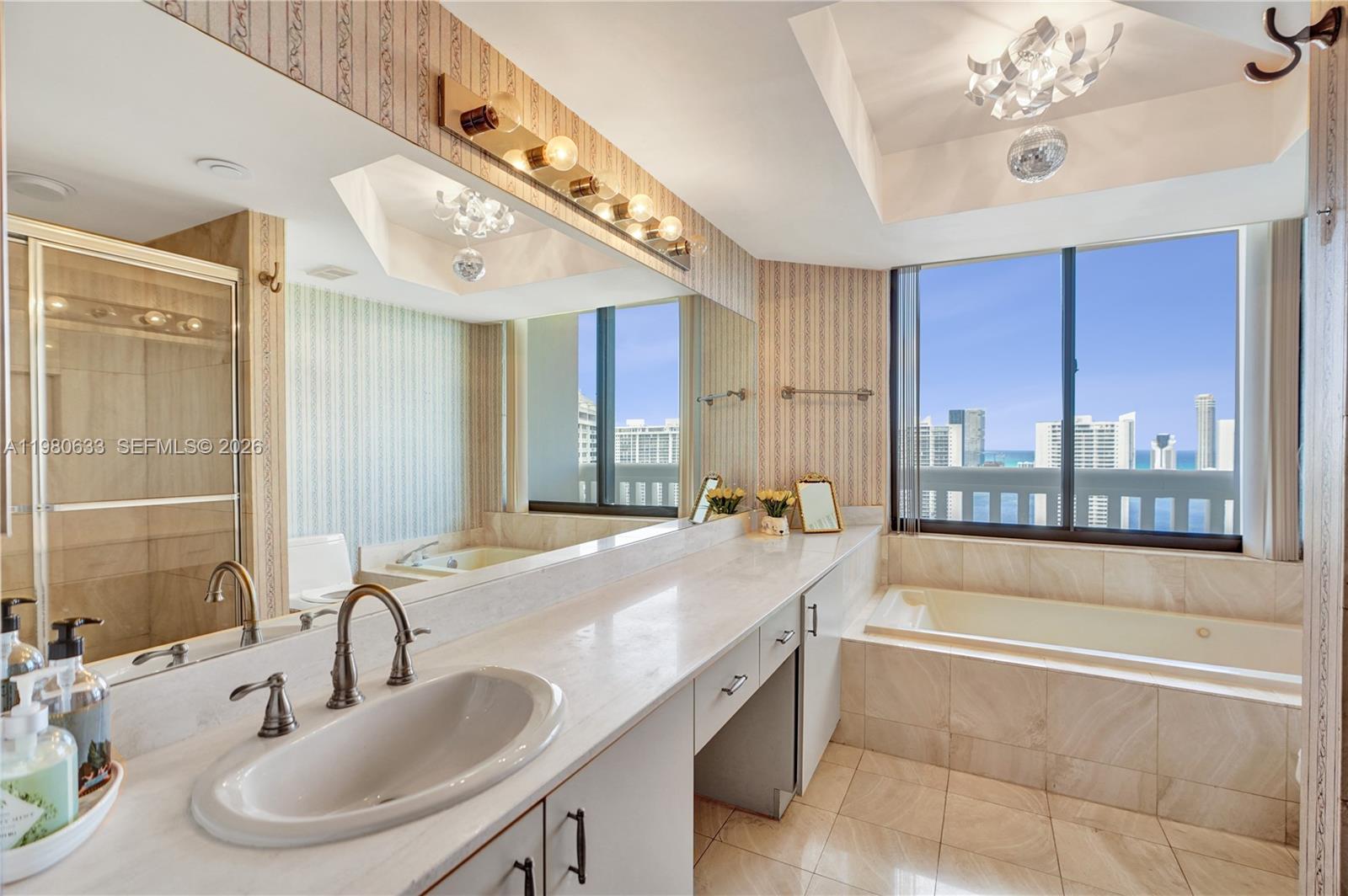 1000 W Island Boulevard