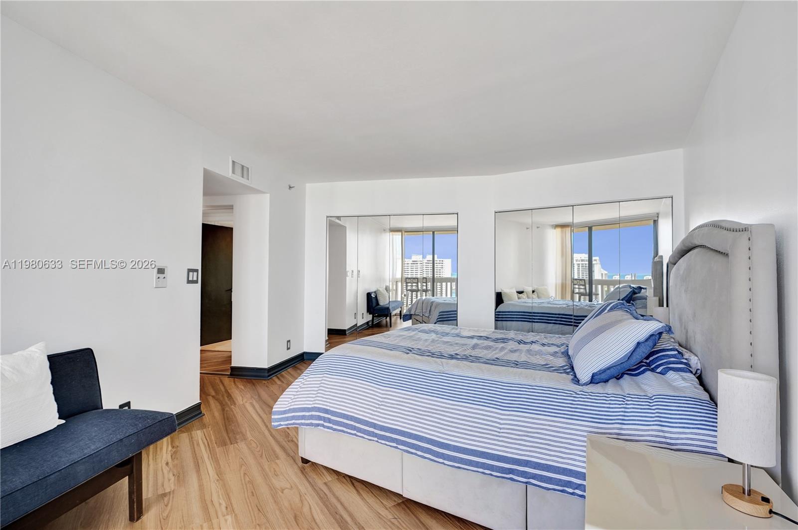 1000 W Island Boulevard