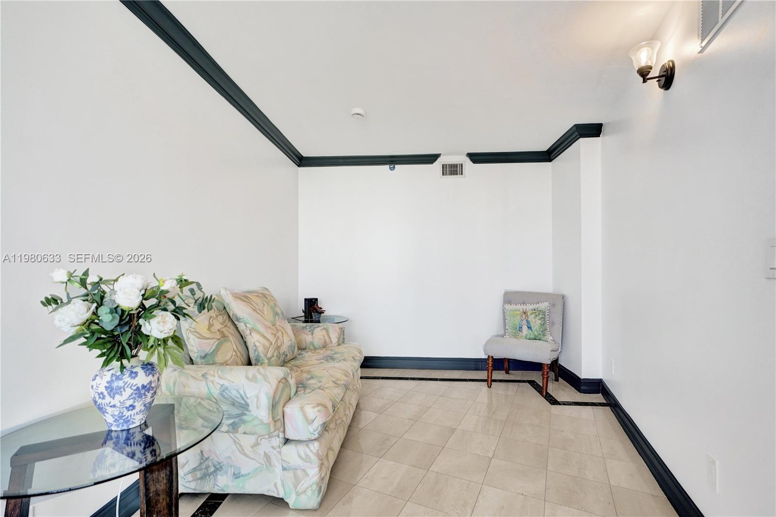 1000 W Island Boulevard
