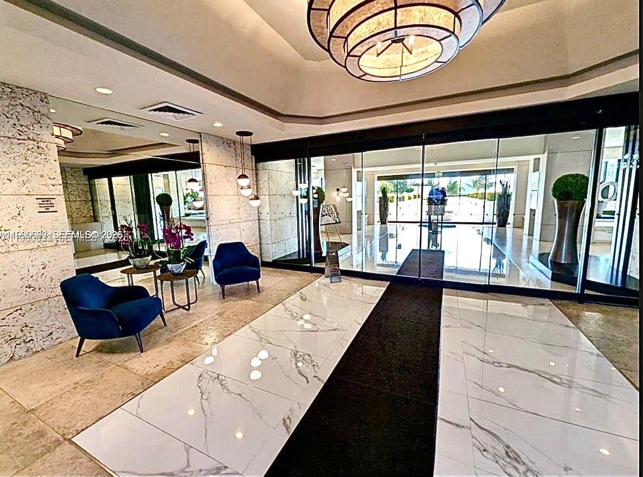 1000 W Island Boulevard