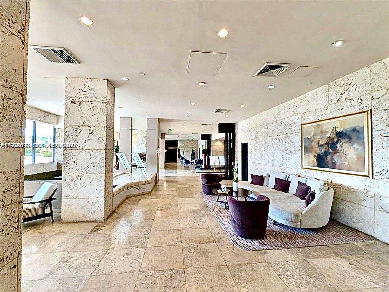 1000 W Island Boulevard