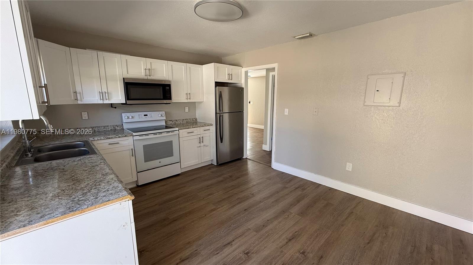 220 NW 12th Street