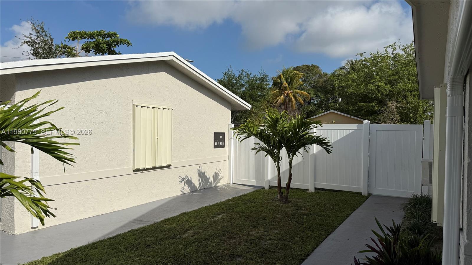 220 NW 12th Street