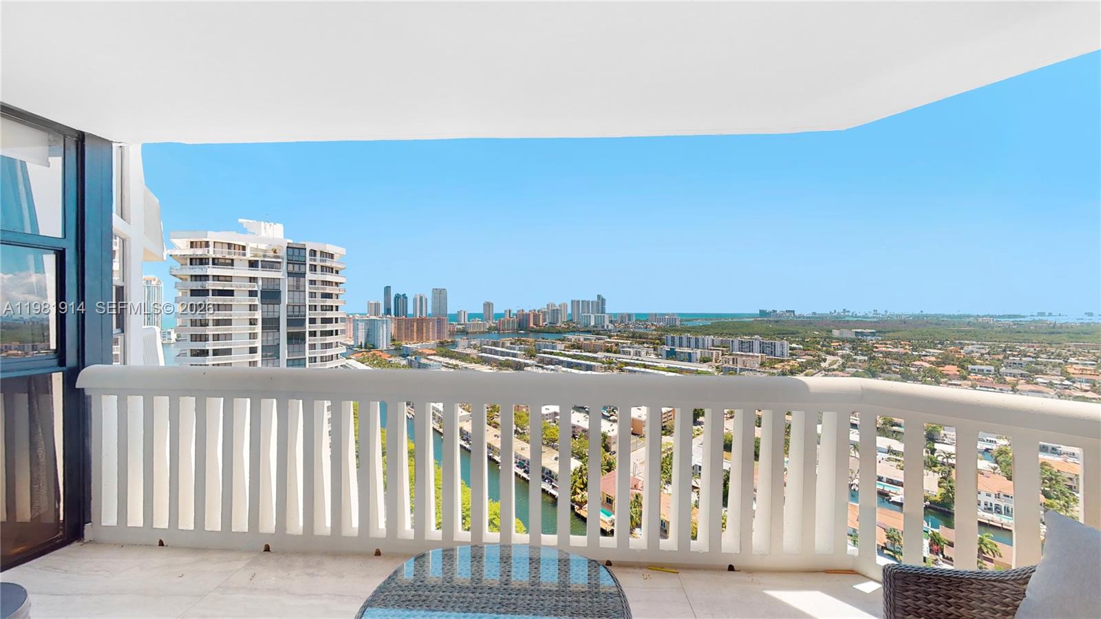 1000 W Island Boulevard