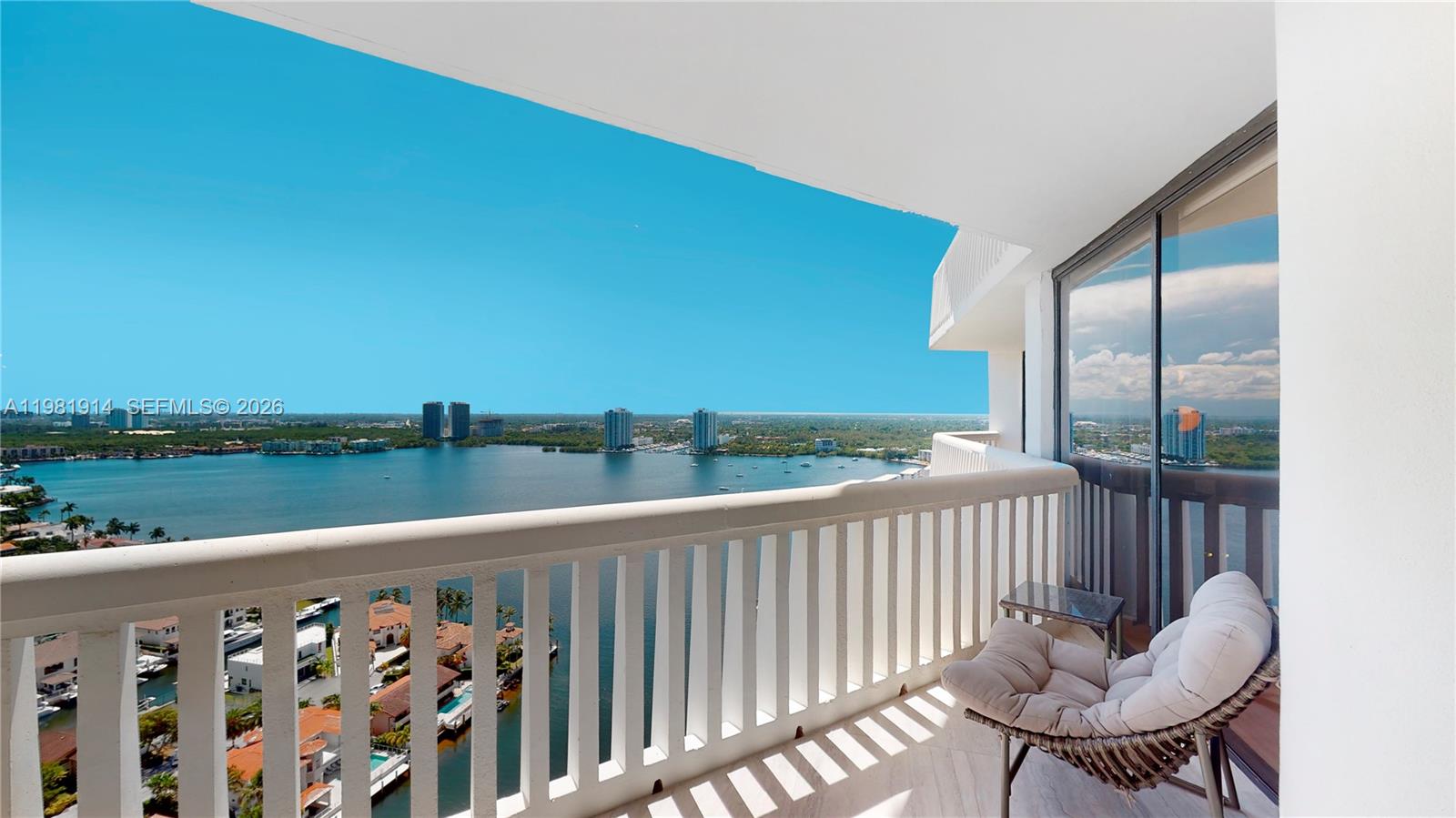 1000 W Island Boulevard
