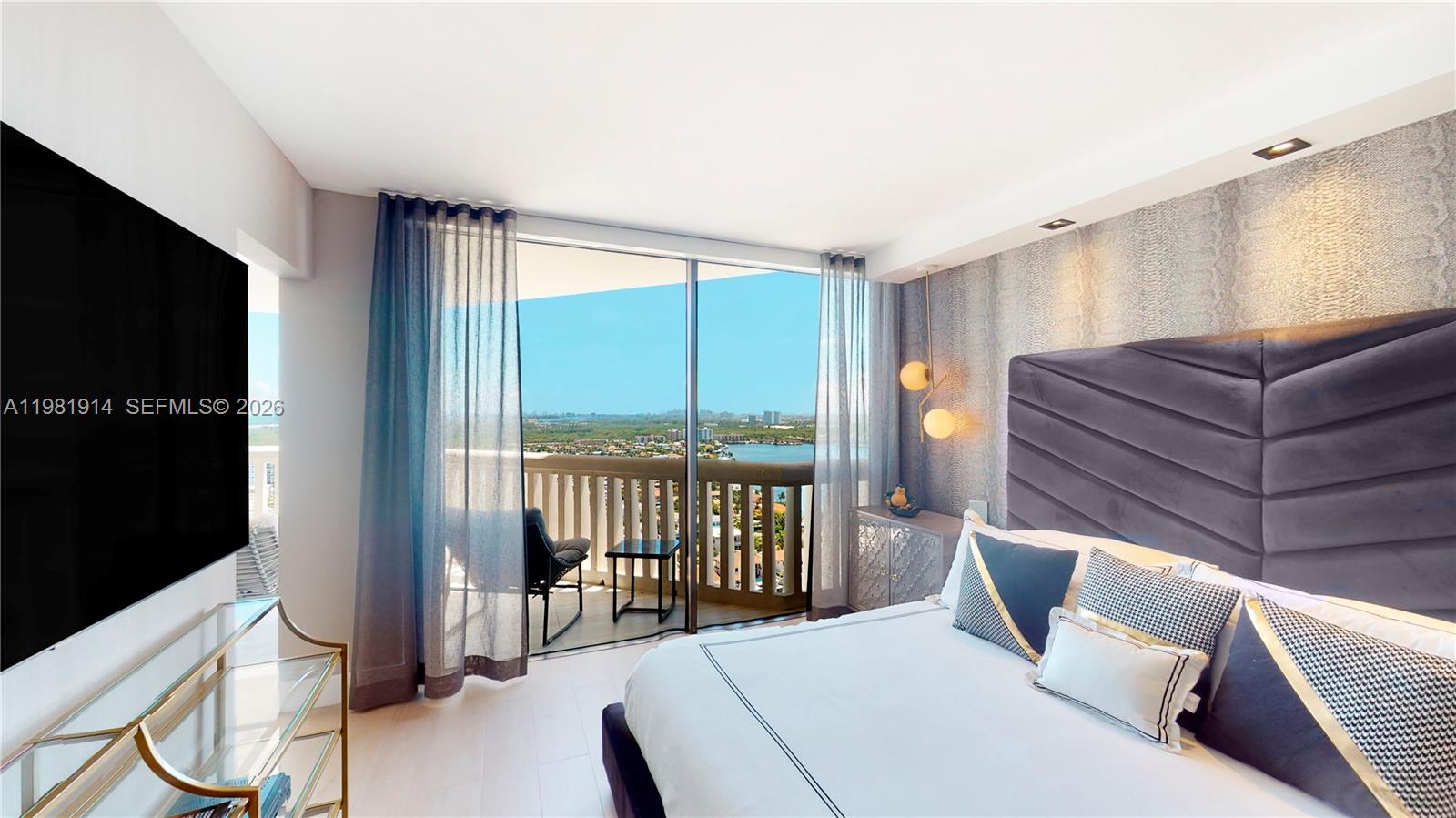1000 W Island Boulevard