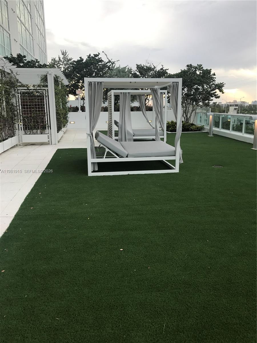 400 Sunny Isles Boulevard
