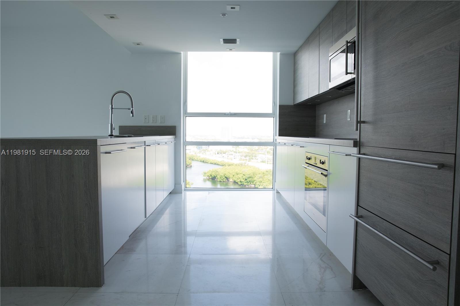 400 Sunny Isles Boulevard