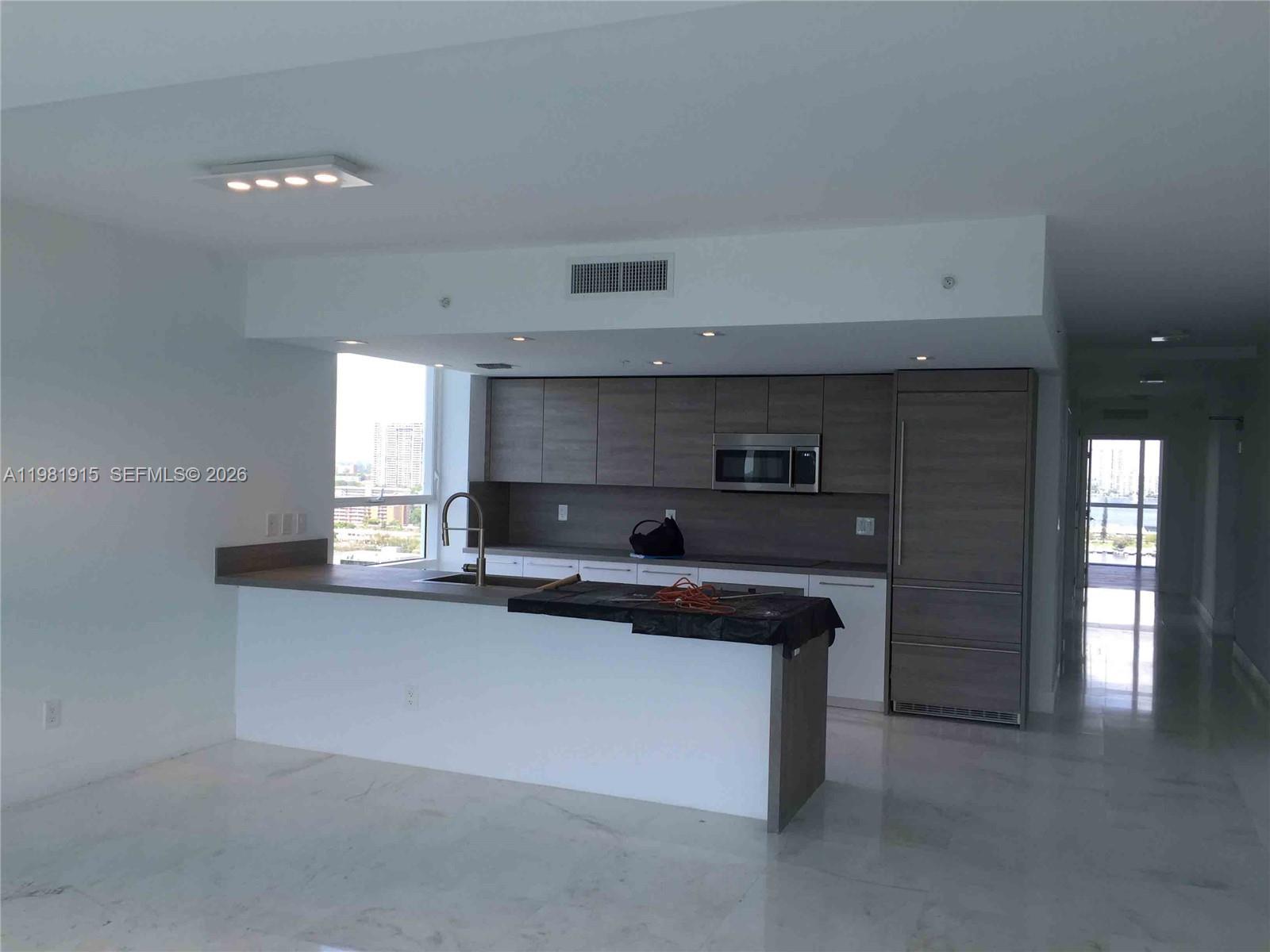400 Sunny Isles Boulevard