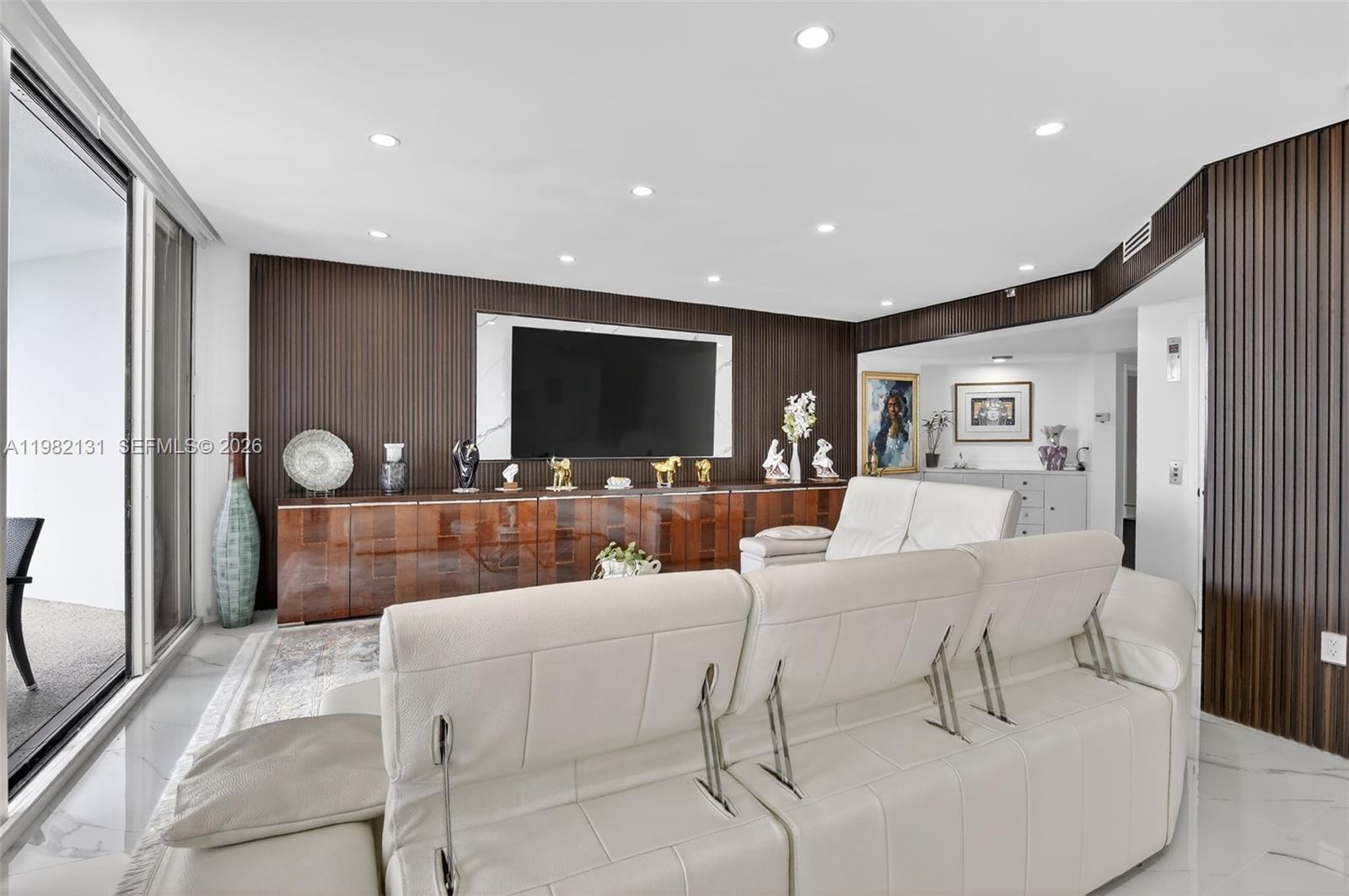 4000 Island Boulevard