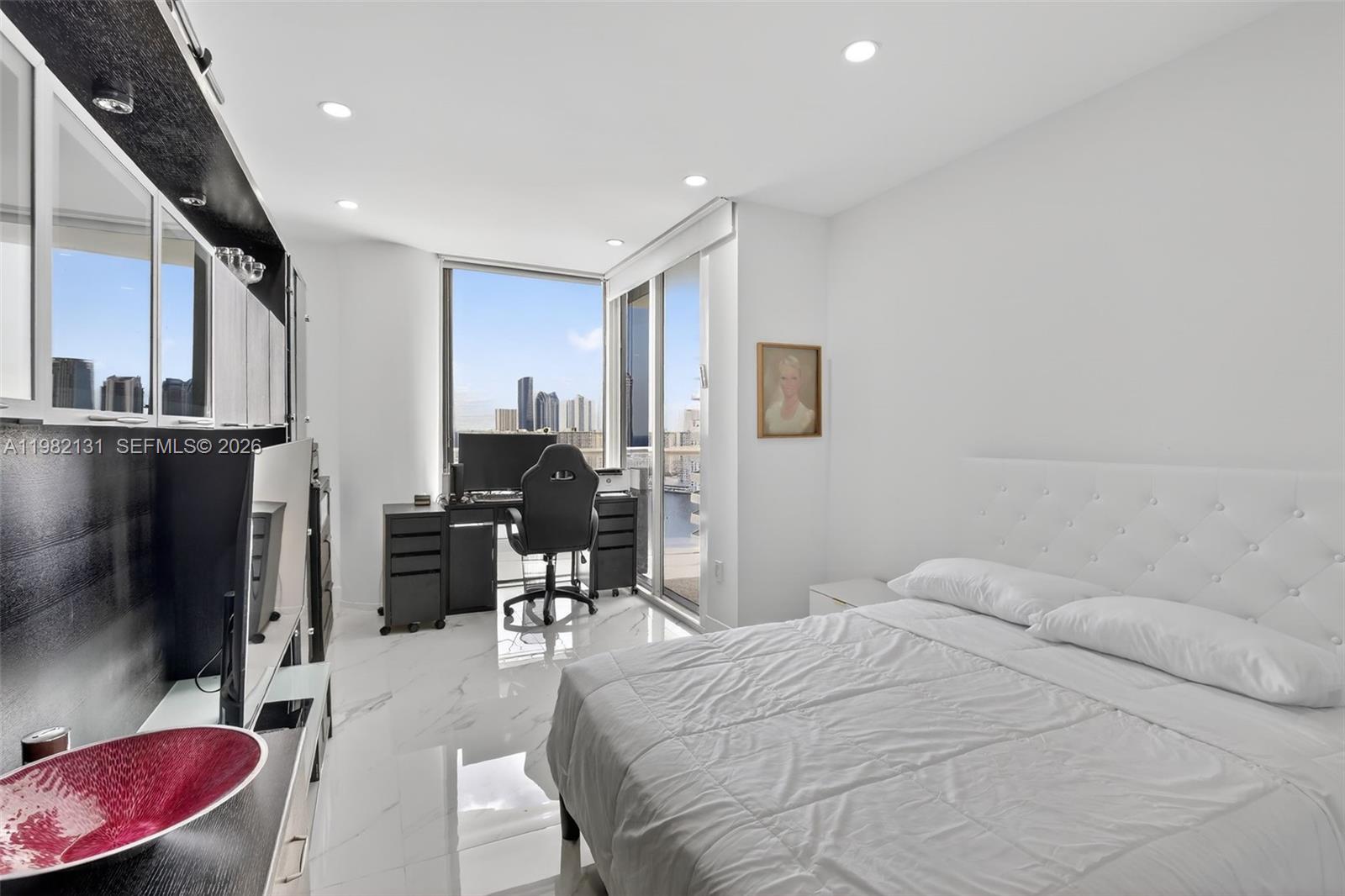 4000 Island Boulevard