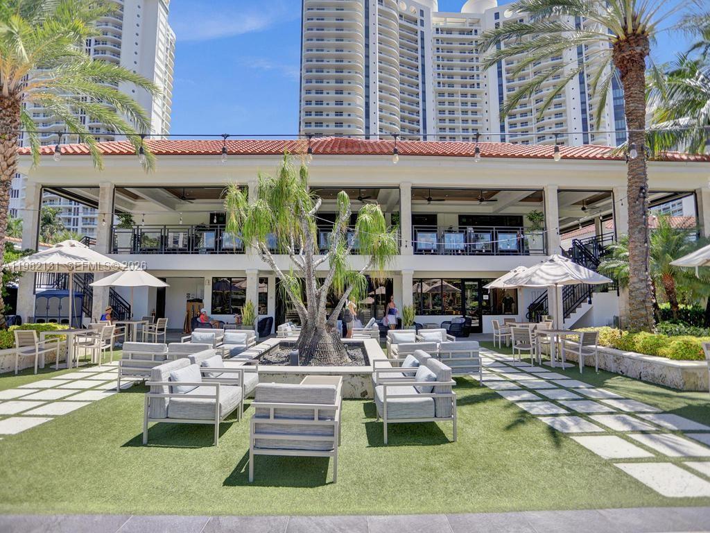 4000 Island Boulevard