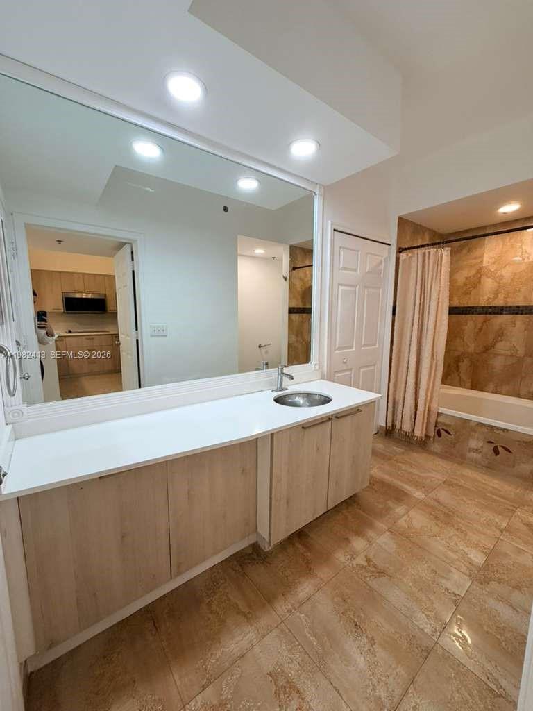 3165 NE 184th Street