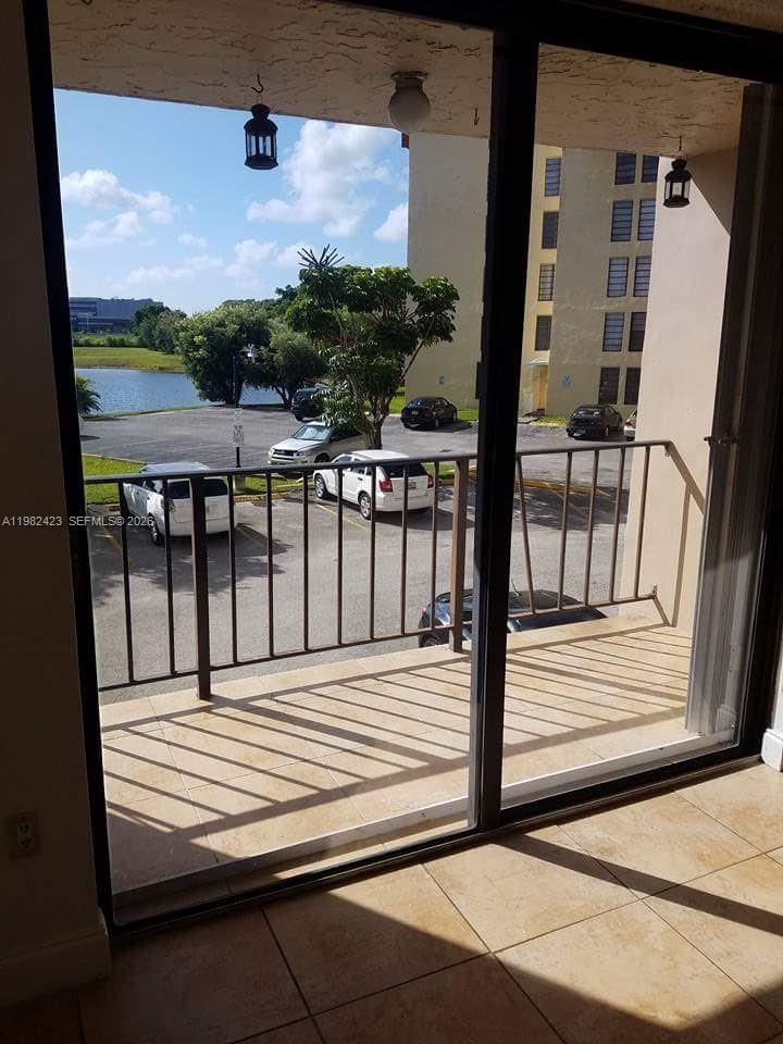 9682 Fontainebleau Boulevard