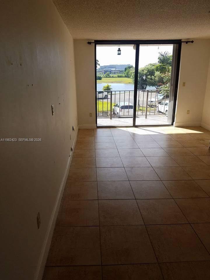 9682 Fontainebleau Boulevard