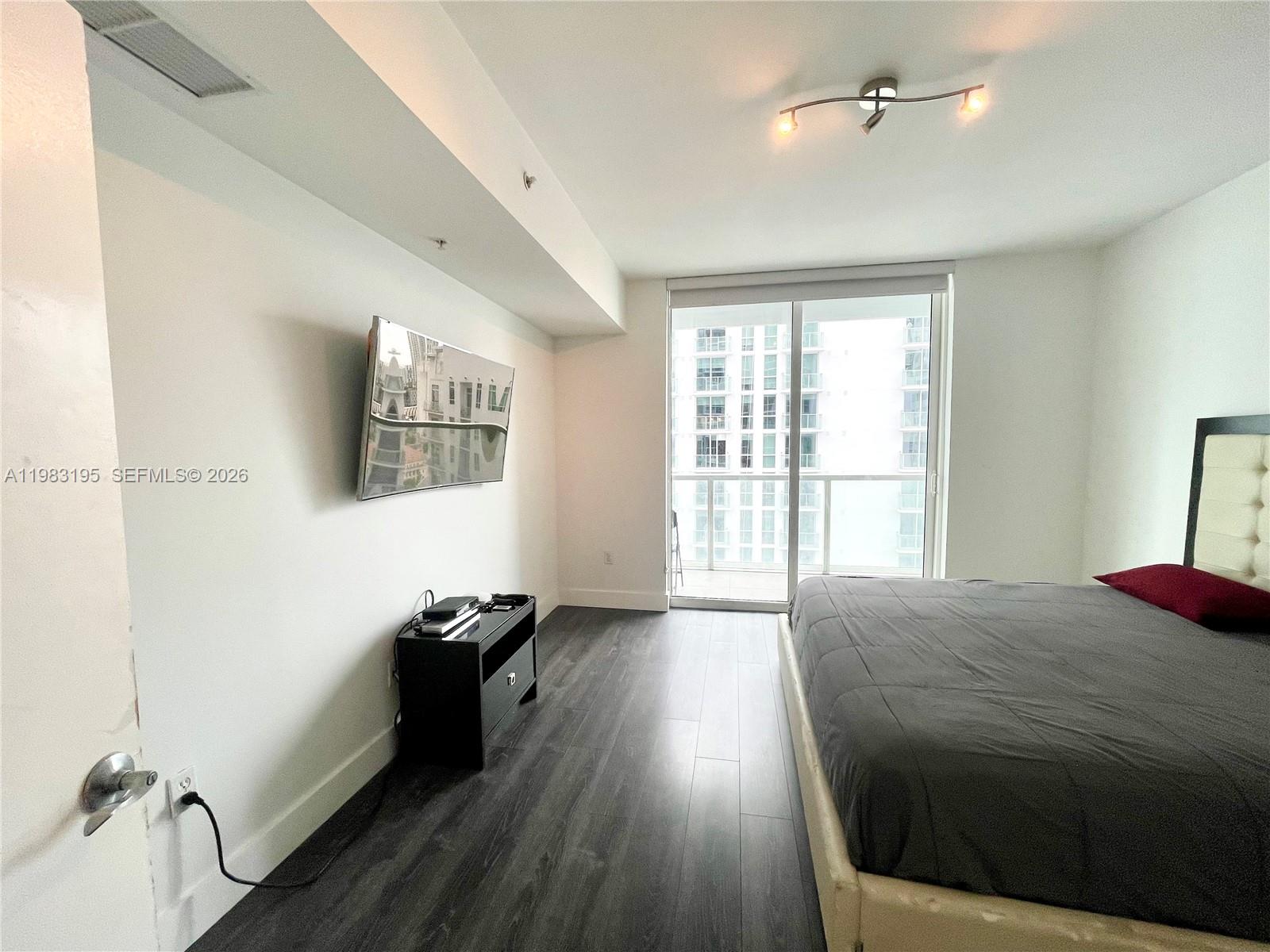 253 NE 2nd Street