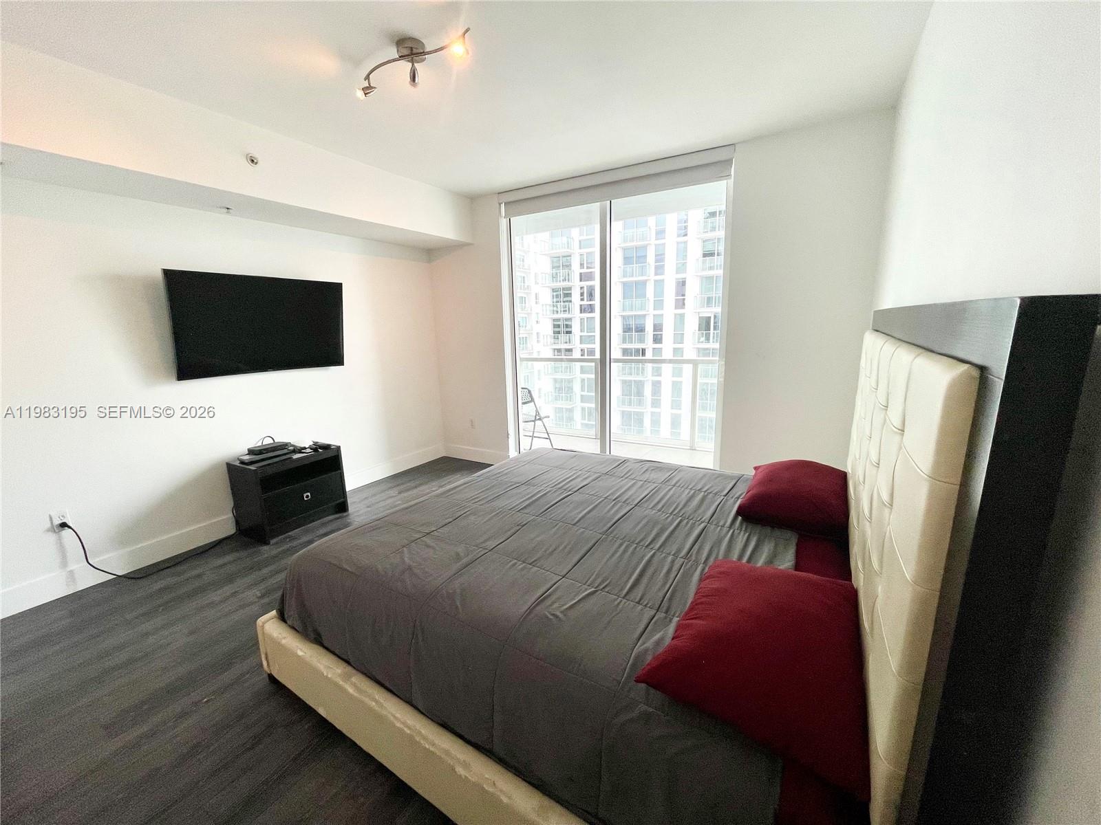 253 NE 2nd Street