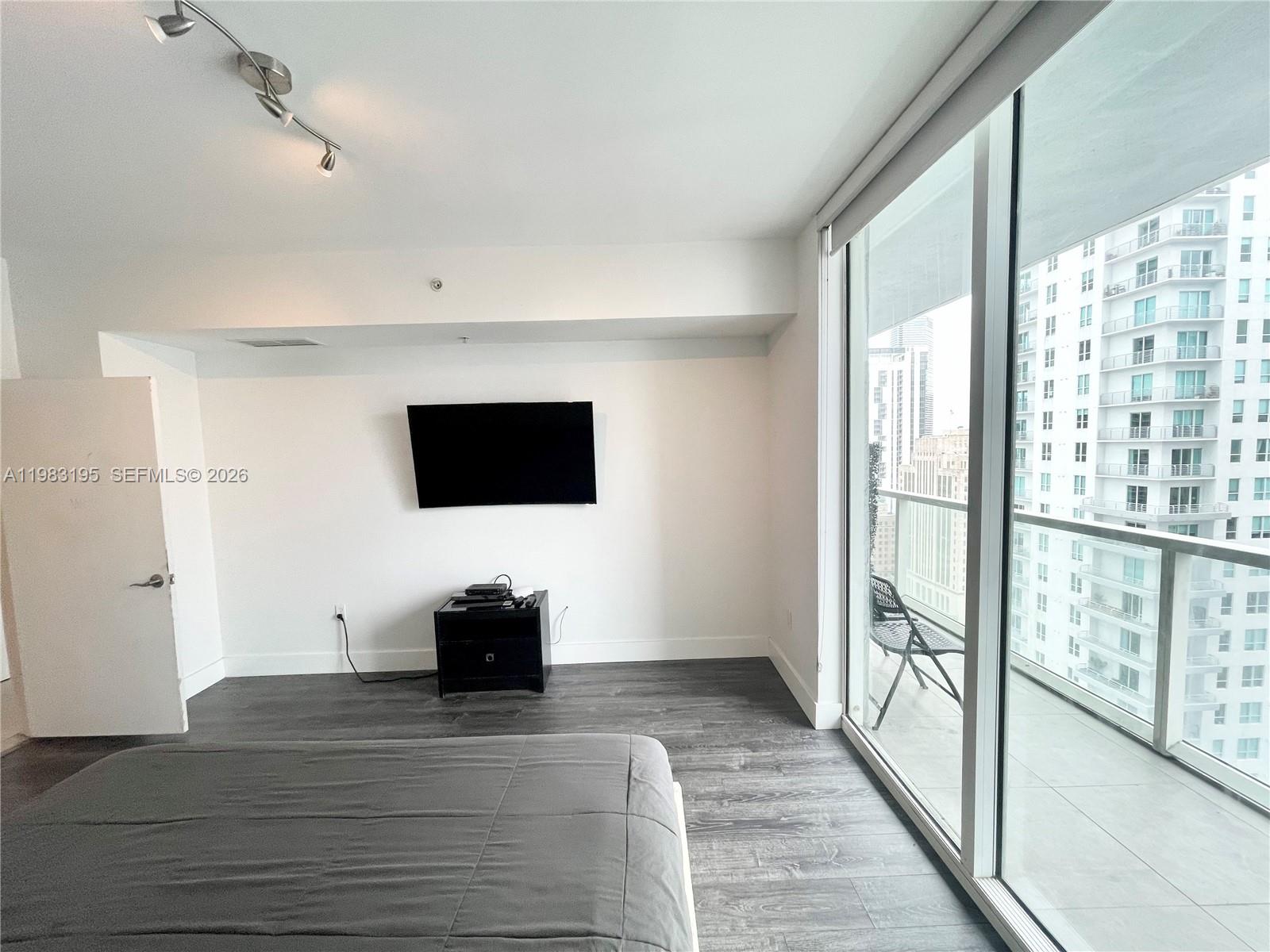 253 NE 2nd Street