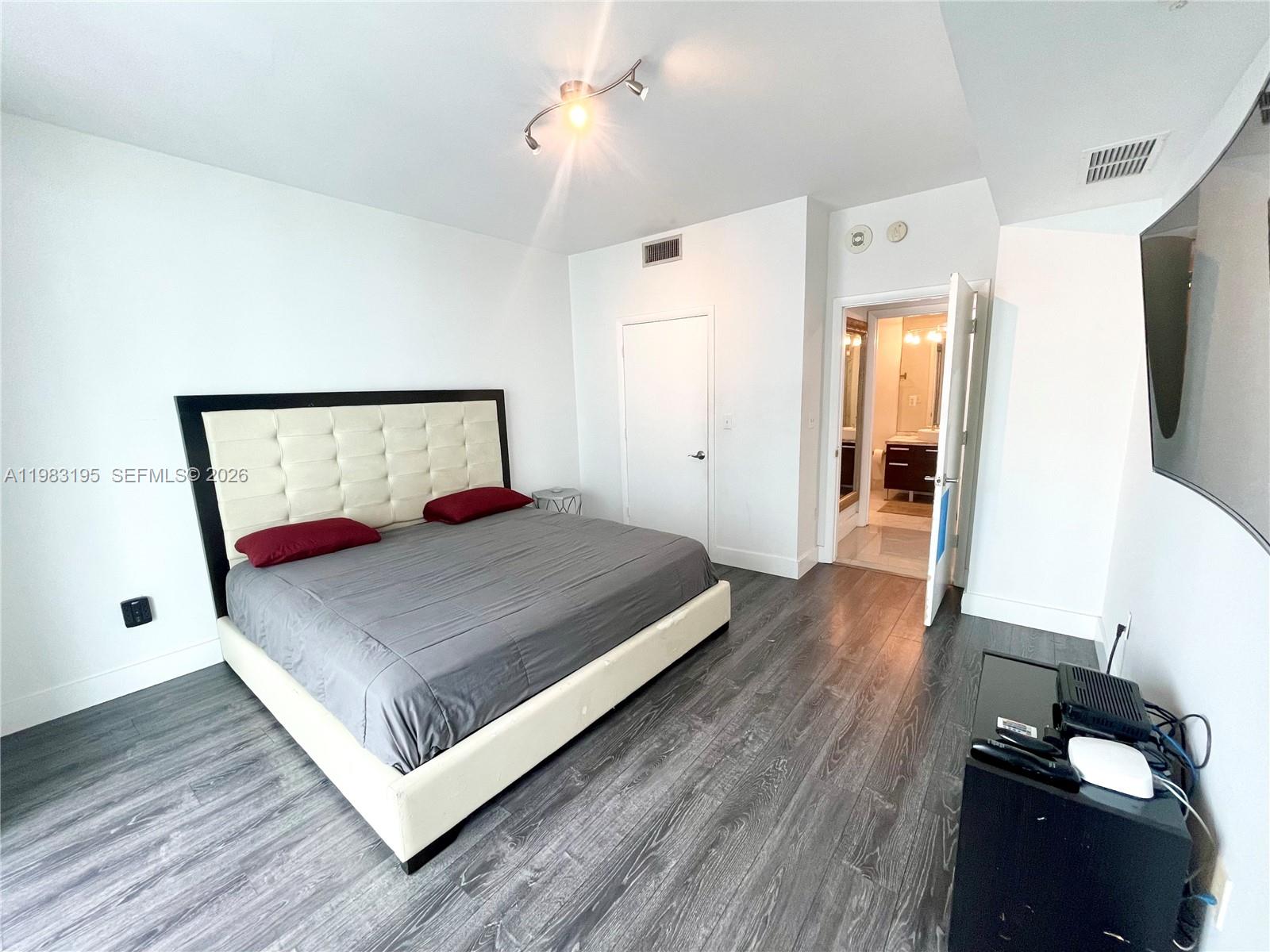 253 NE 2nd Street