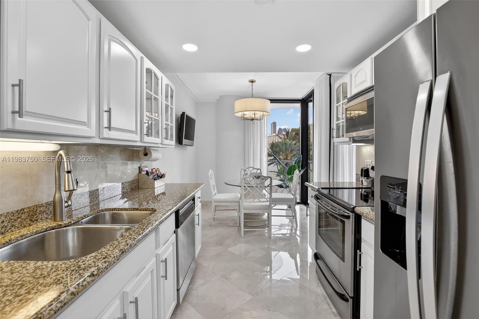 2800 Island Boulevard