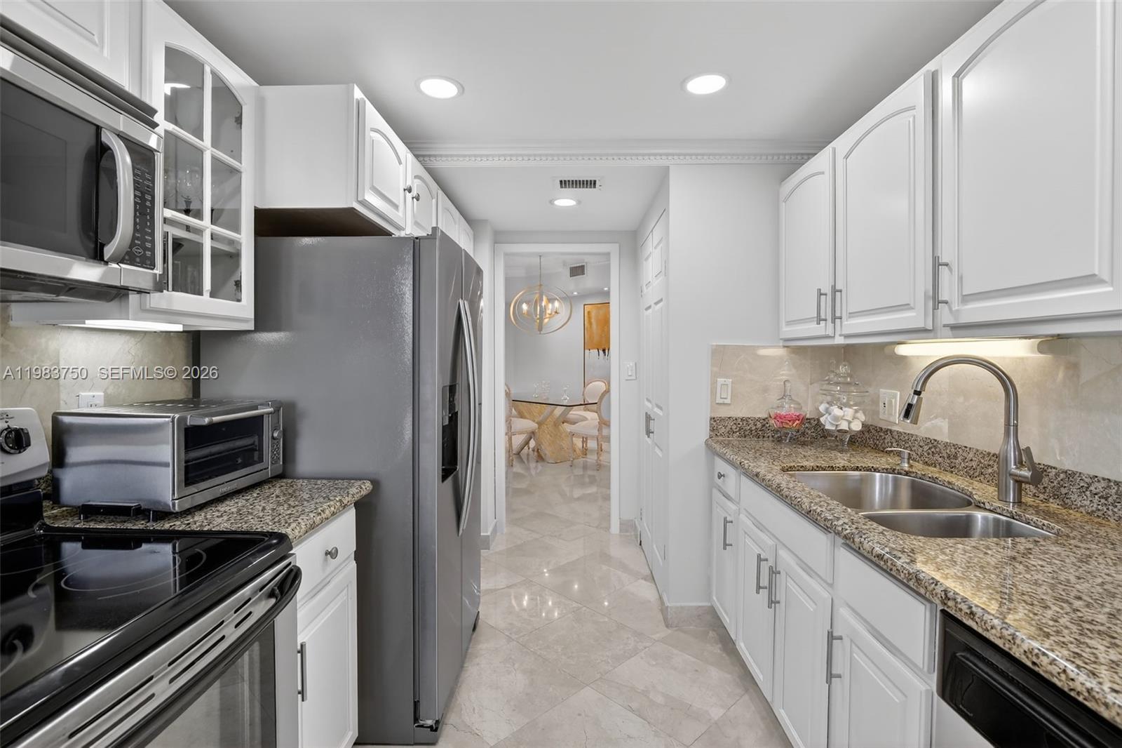 2800 Island Boulevard