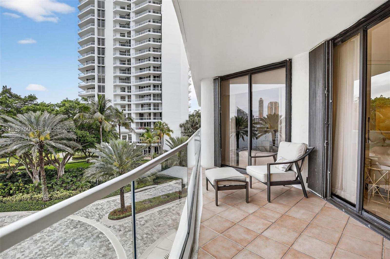 2800 Island Boulevard