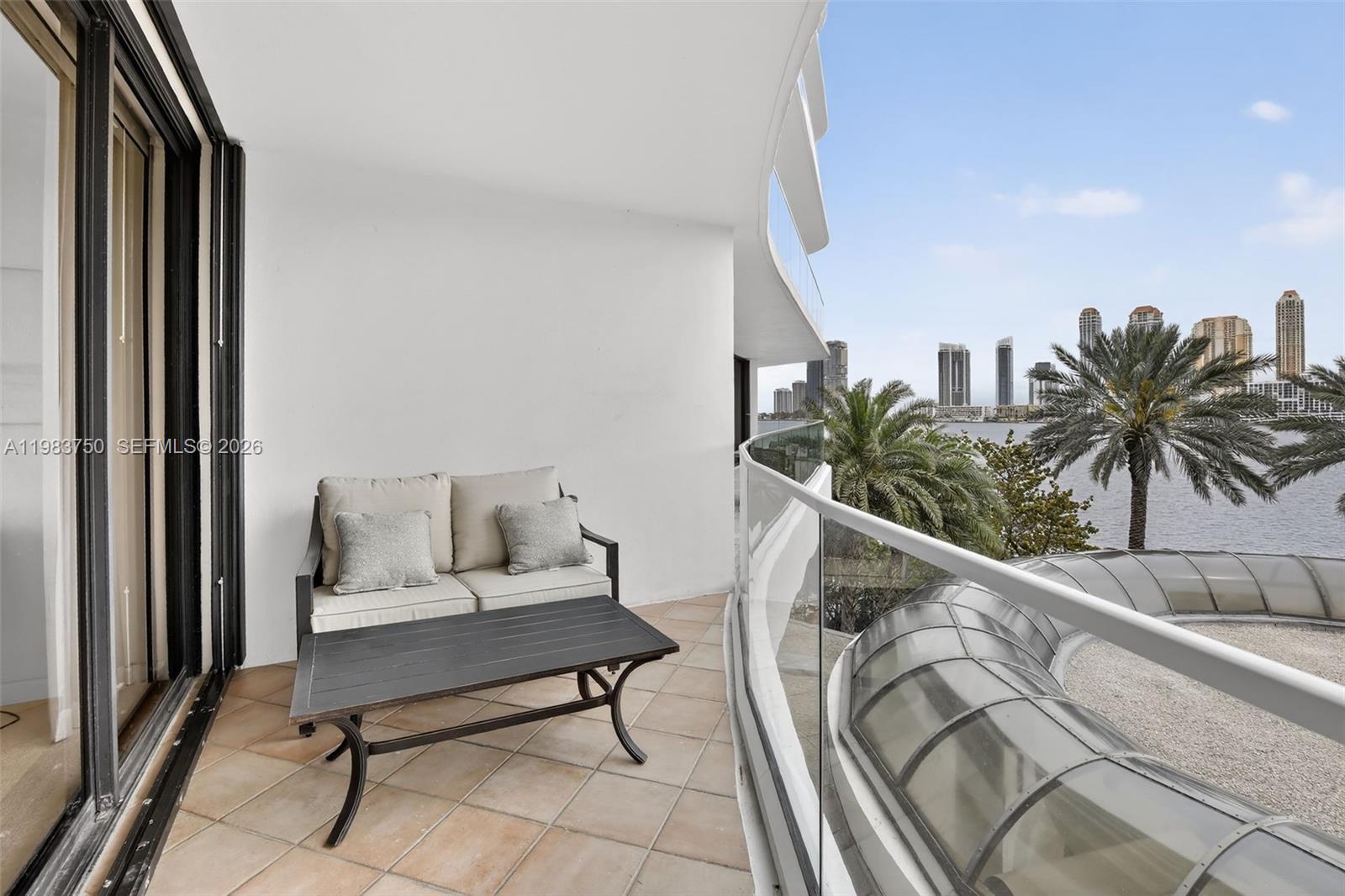 2800 Island Boulevard