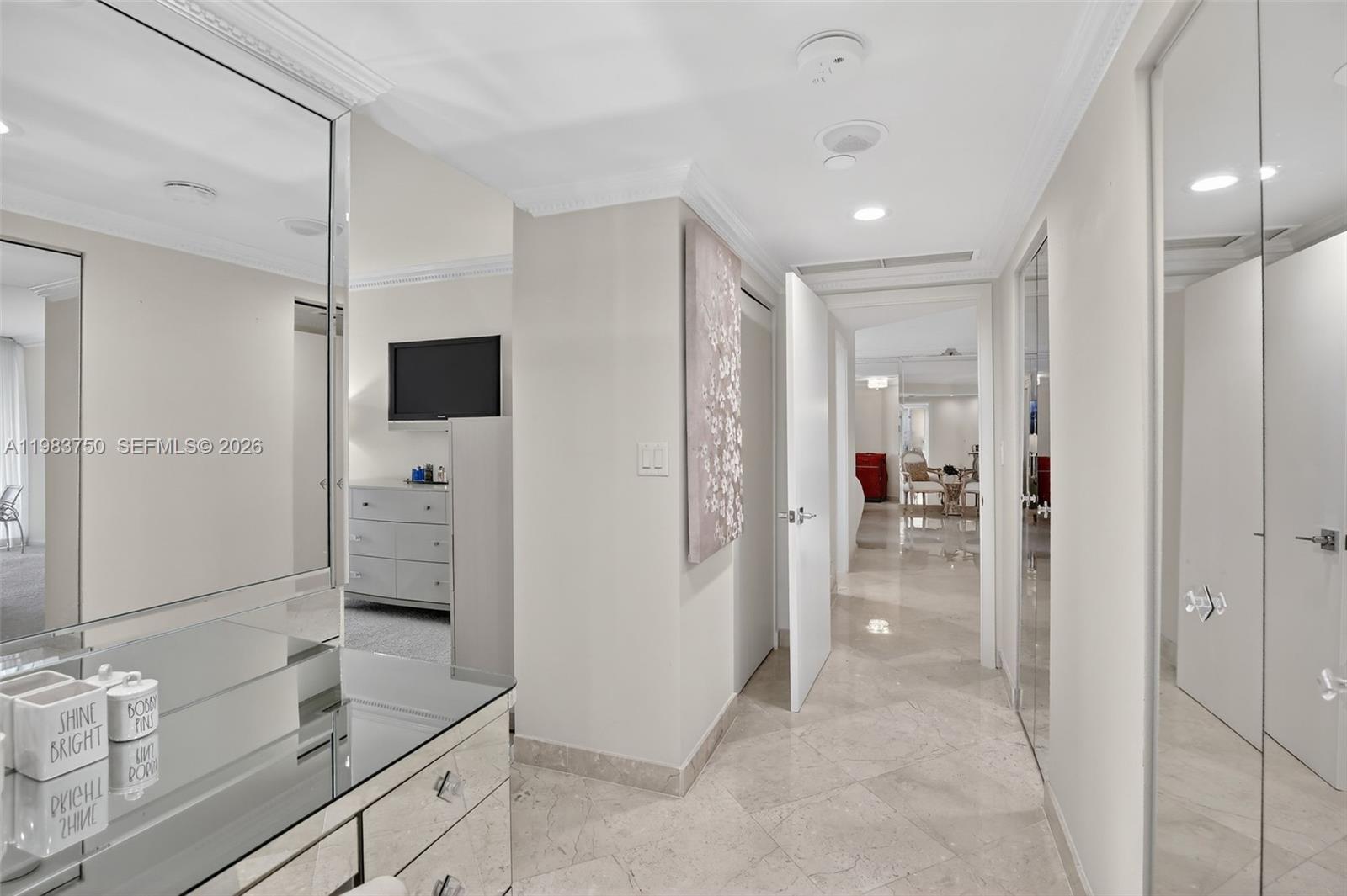2800 Island Boulevard