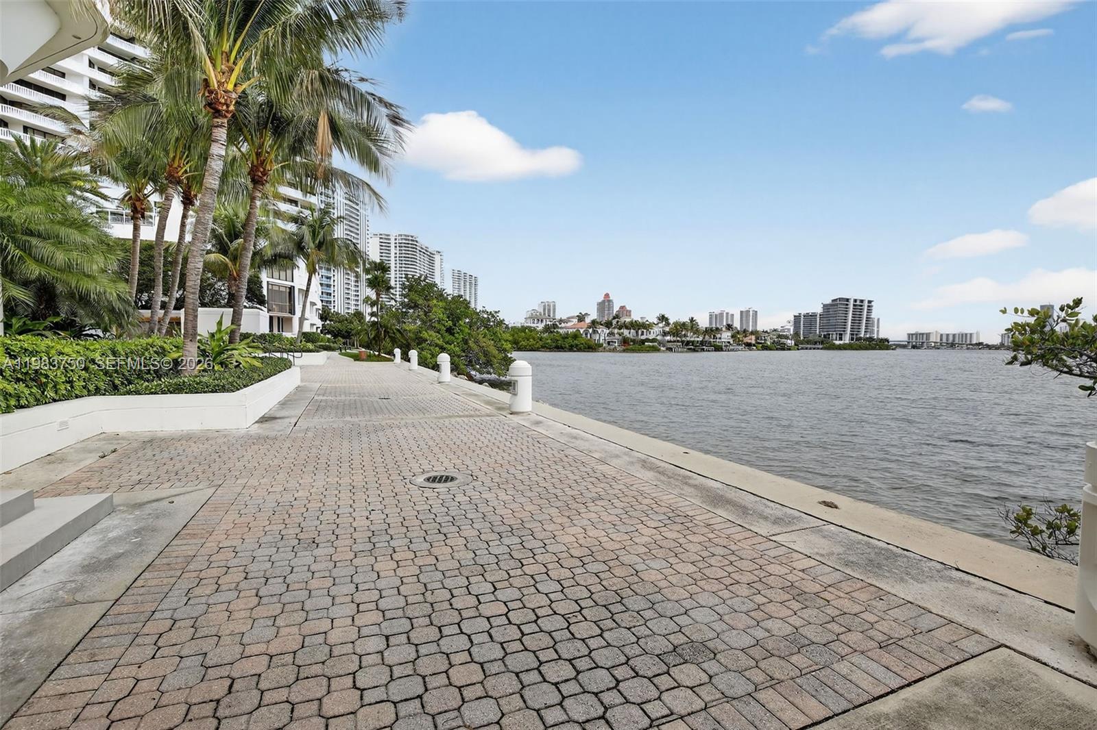 2800 Island Boulevard