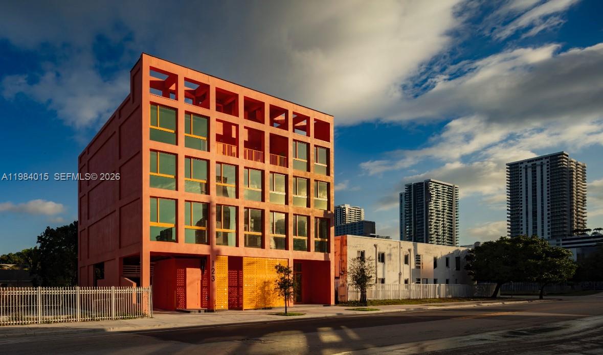 123 NW 14th Street