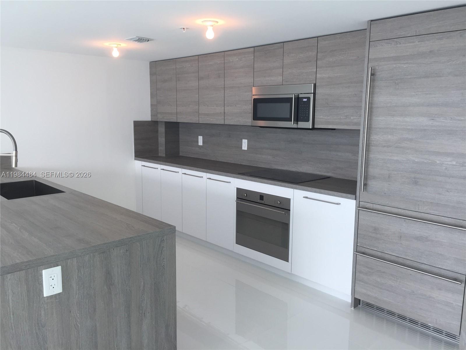 400 Sunny Isles Boulevard
