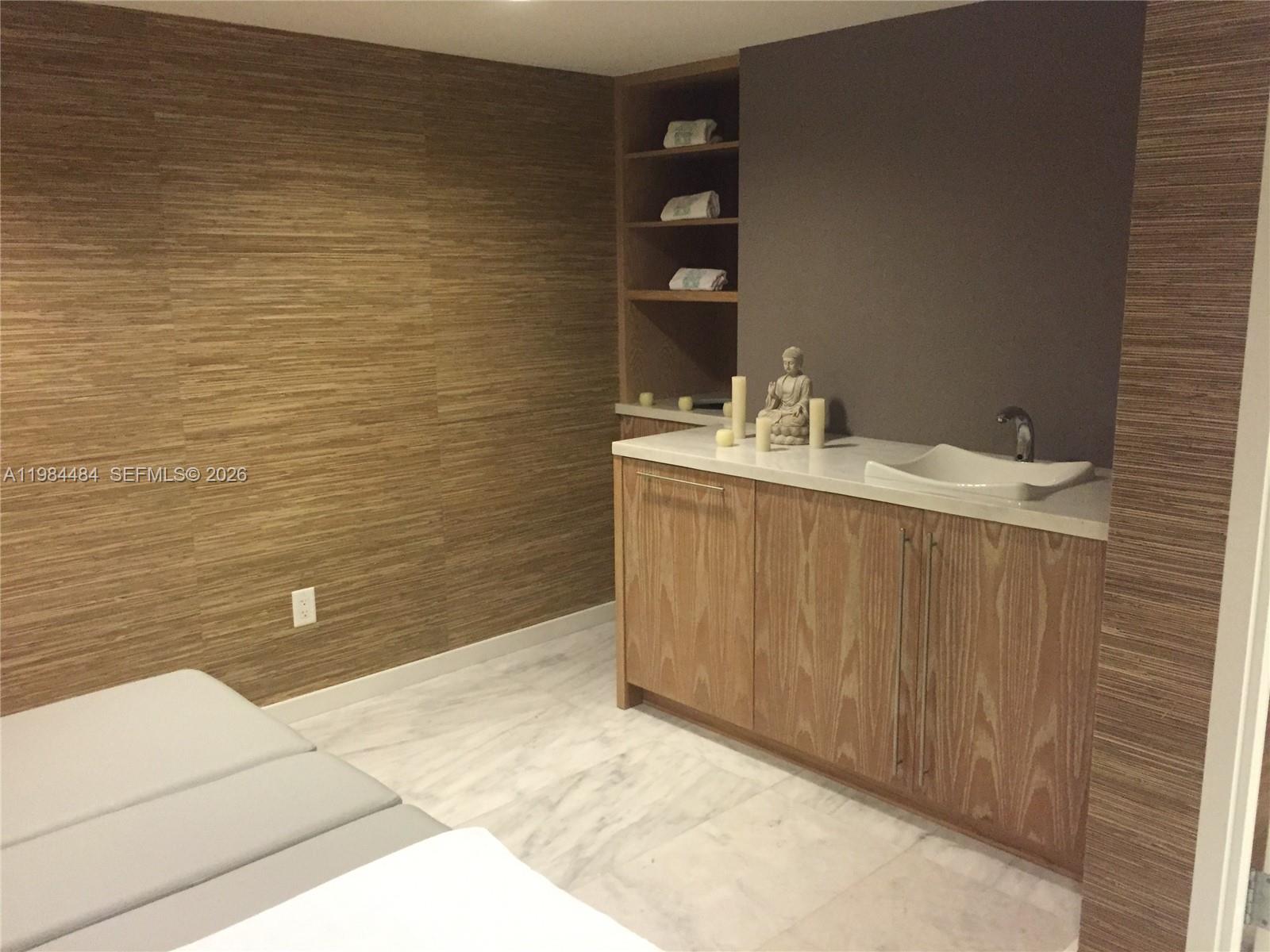 400 Sunny Isles Boulevard