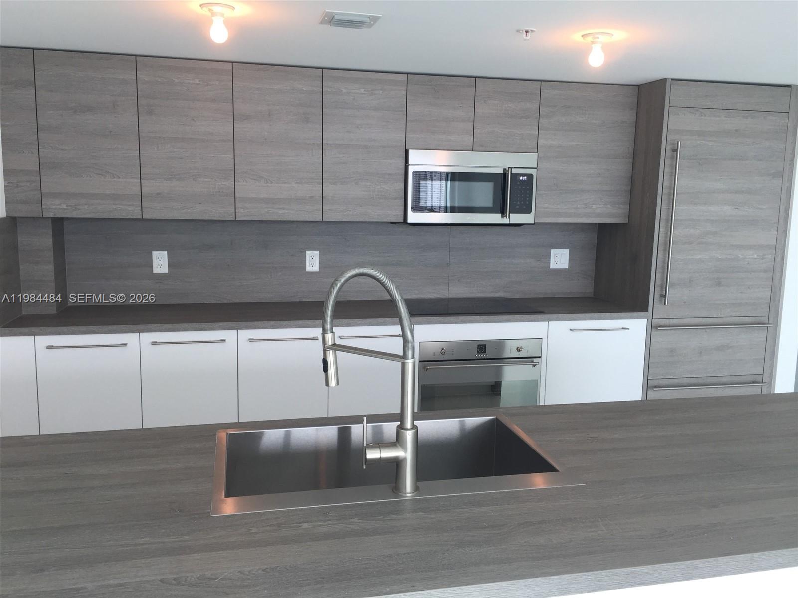400 Sunny Isles Boulevard