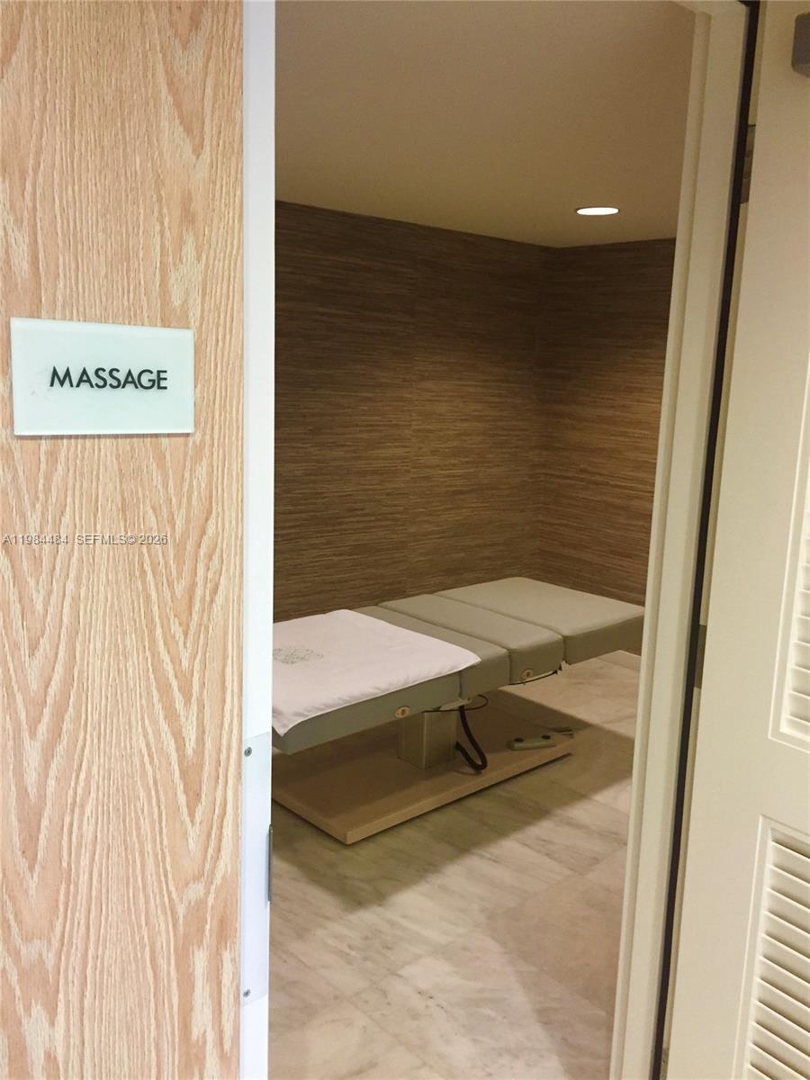 400 Sunny Isles Boulevard