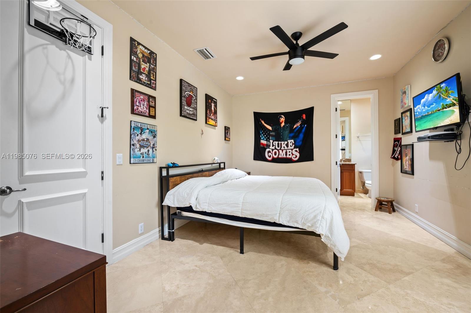 12821 Kapok Lane