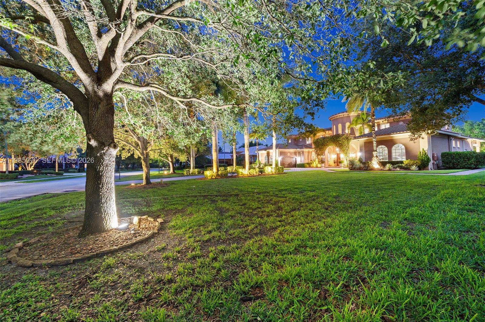12821 Kapok Lane