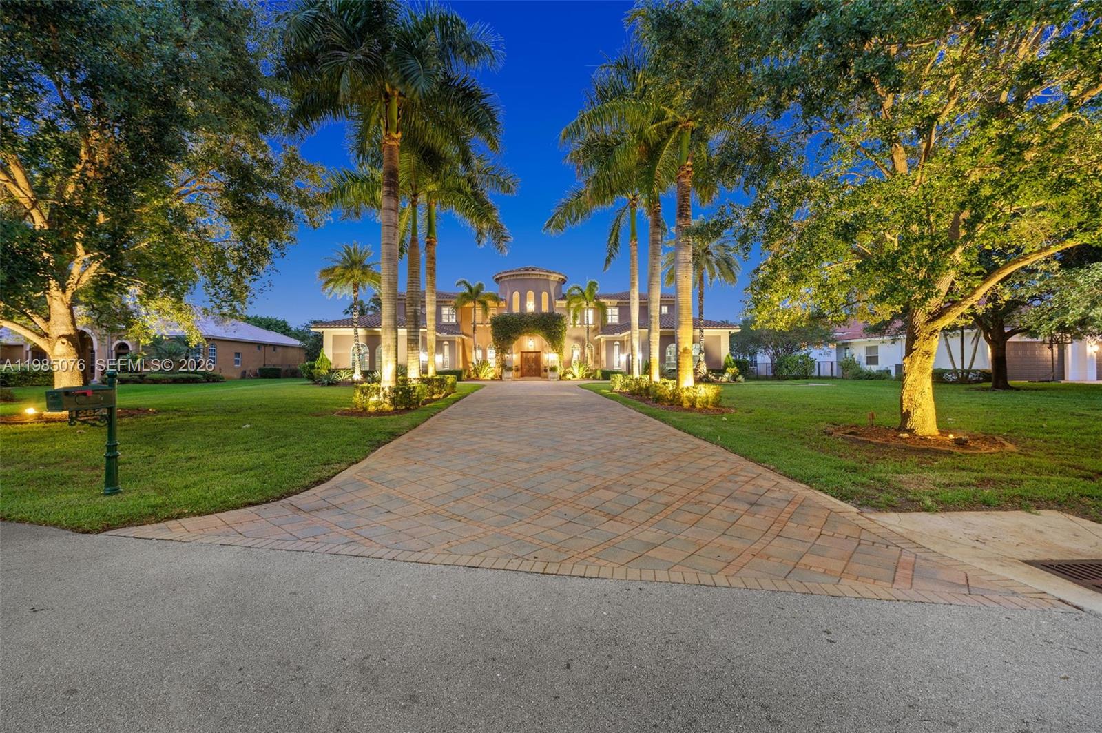 12821 Kapok Lane