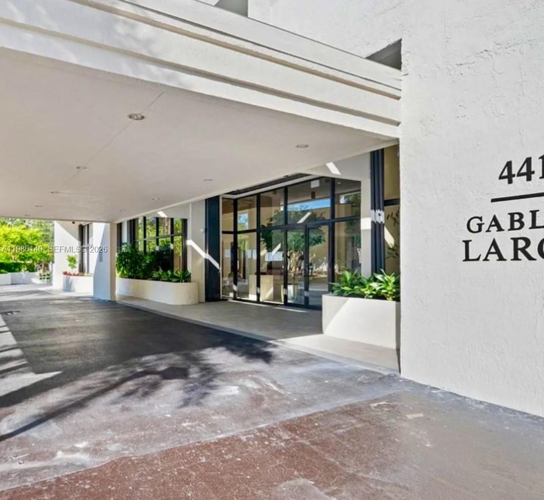 441 Valencia Avenue