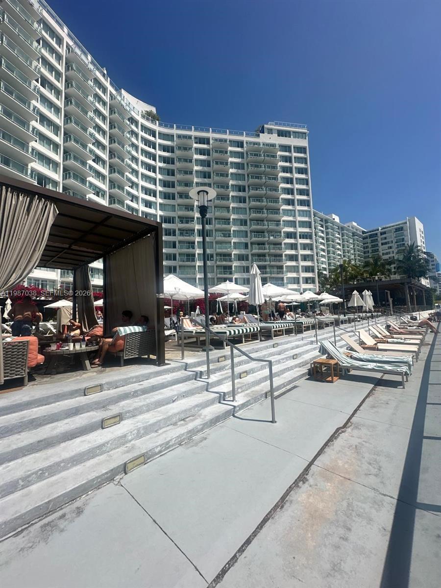 1100 West Avenue