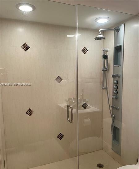 3600 Mystic Pointe Drive