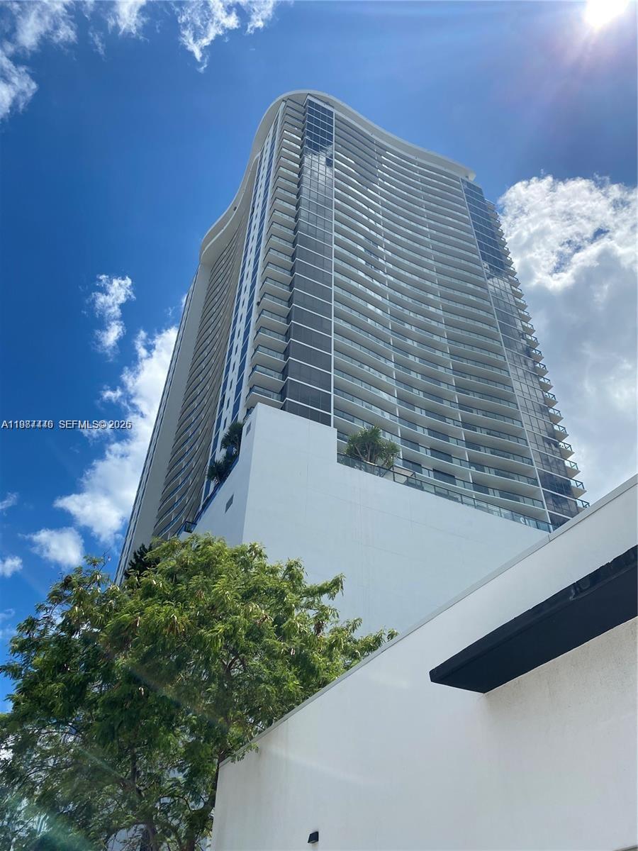 1600 NE 1st Avenue