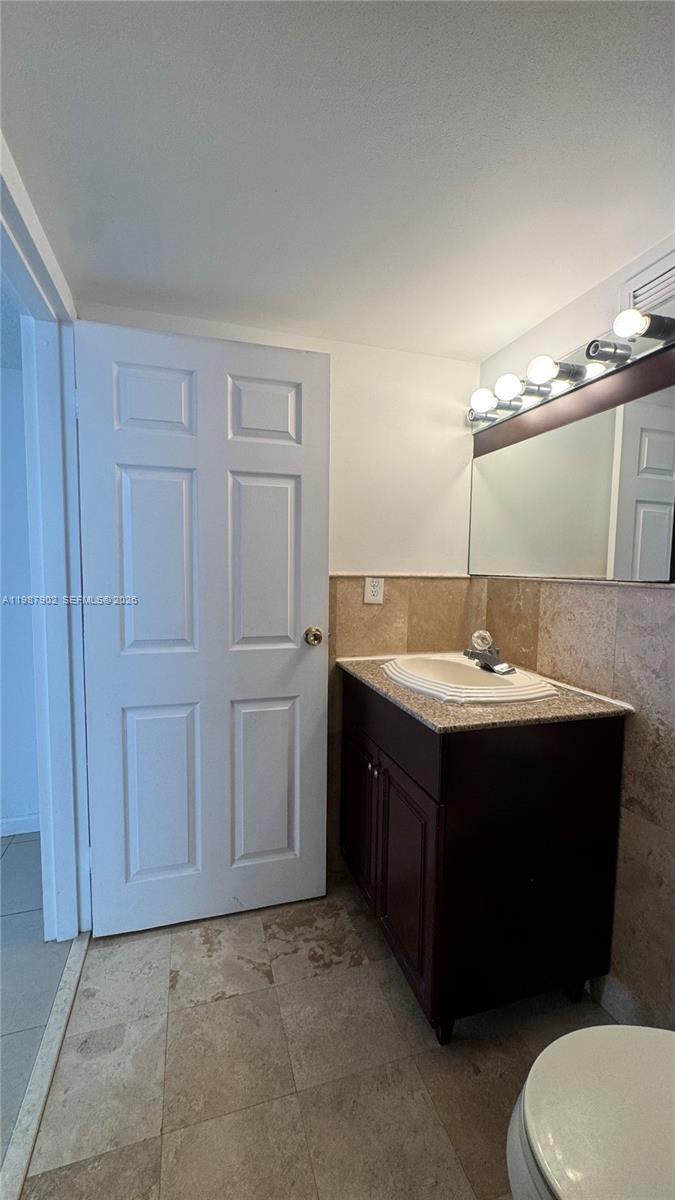 17021 N Bay Road