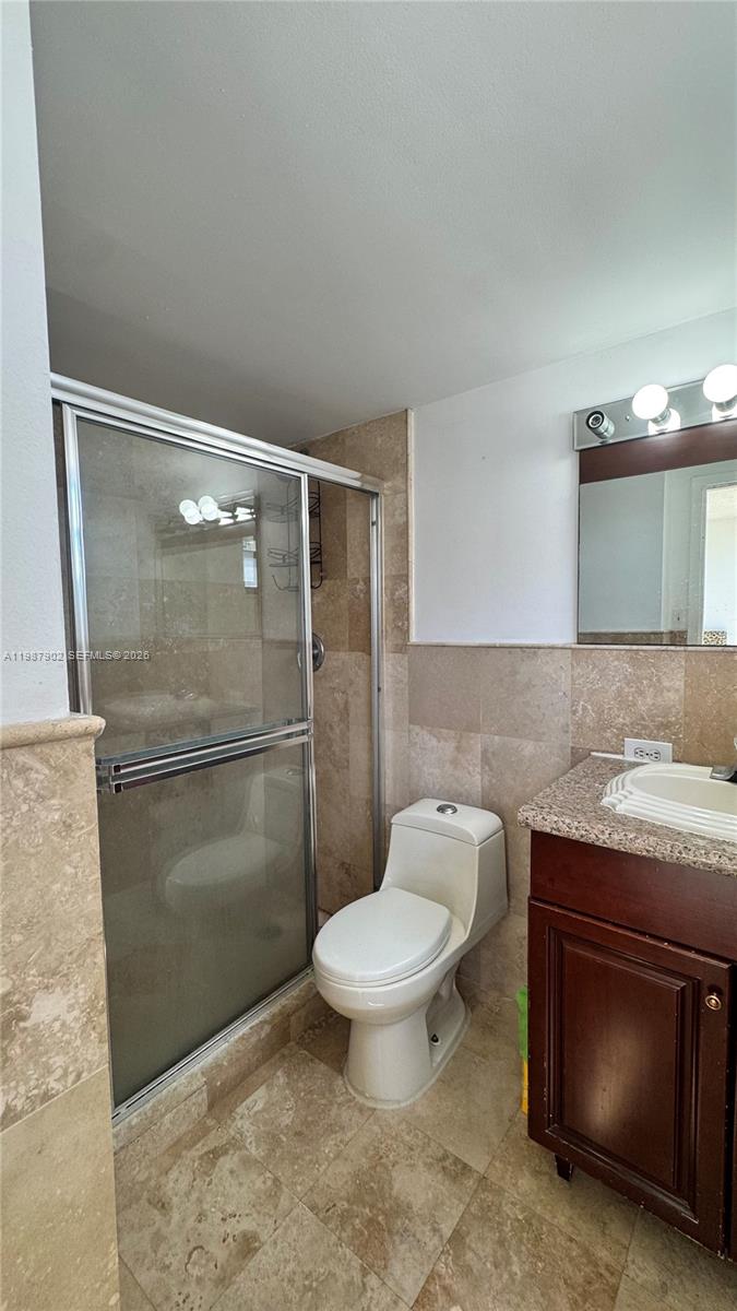 17021 N Bay Road