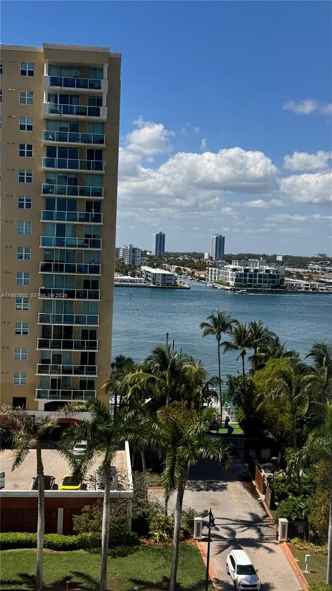 17021 N Bay Road