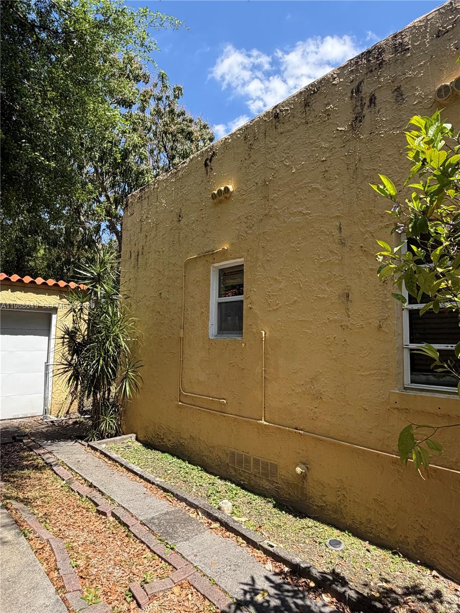 1209 Mariana Avenue