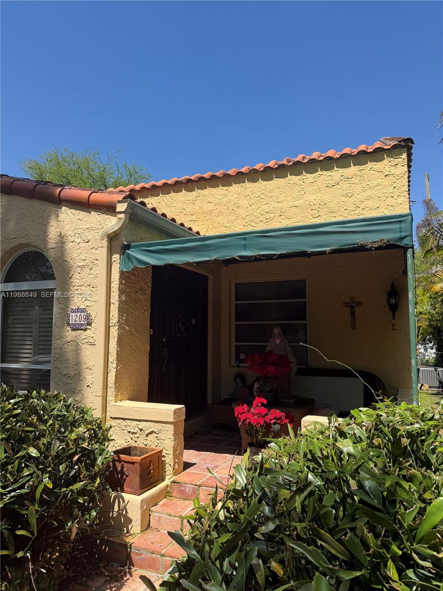 1209 Mariana Avenue