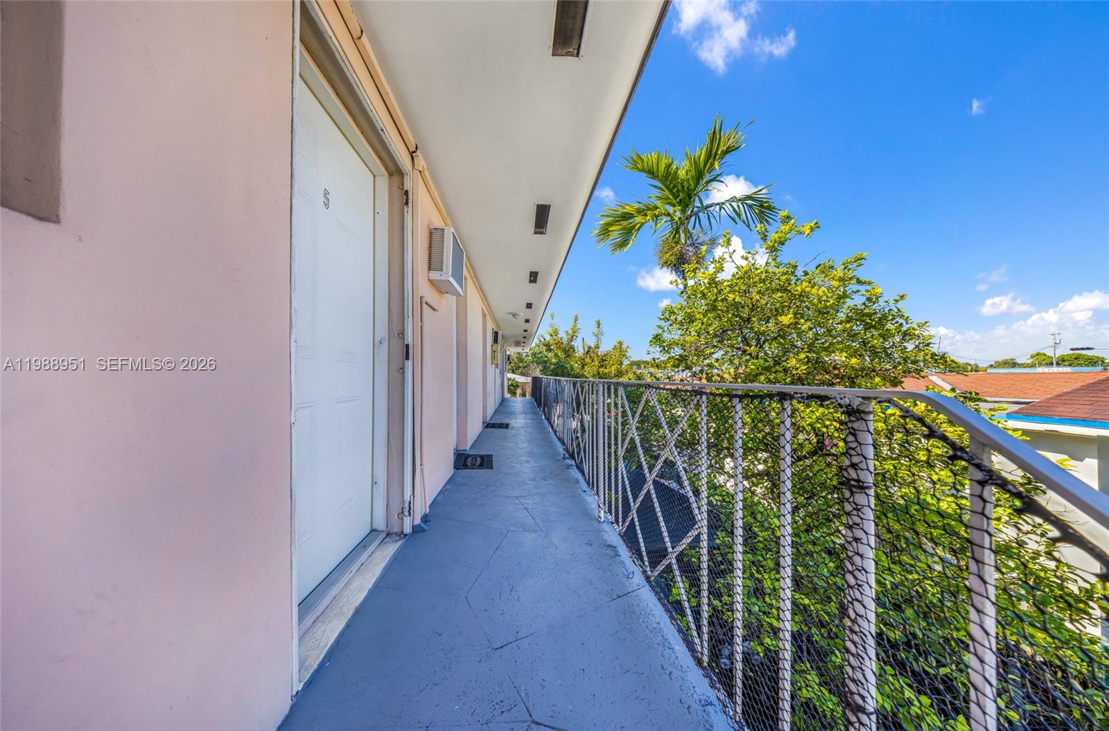 605 NW 34th Avenue