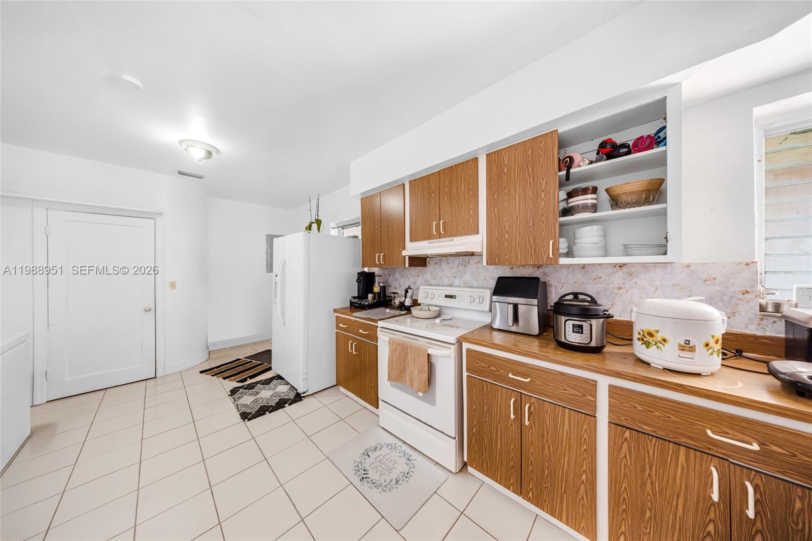 605 NW 34th Avenue